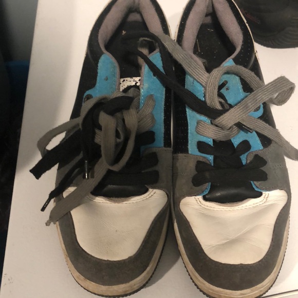 Gravis - Picture 2 of 2